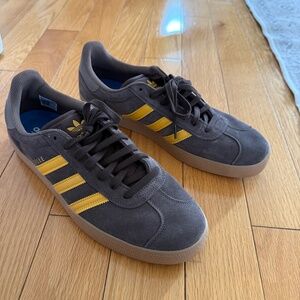 Adidas Gazelle Adv in Dark Brown / Mens 13